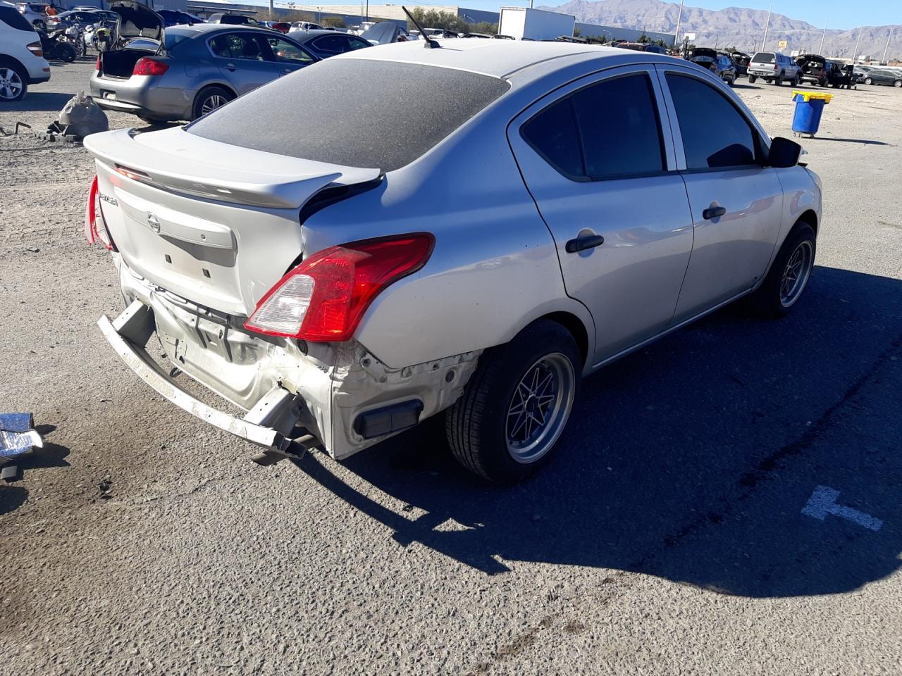 Photo 4 from auction – 2016 NISSAN VERSA S with VIN 3N1CN7AP5GL910309