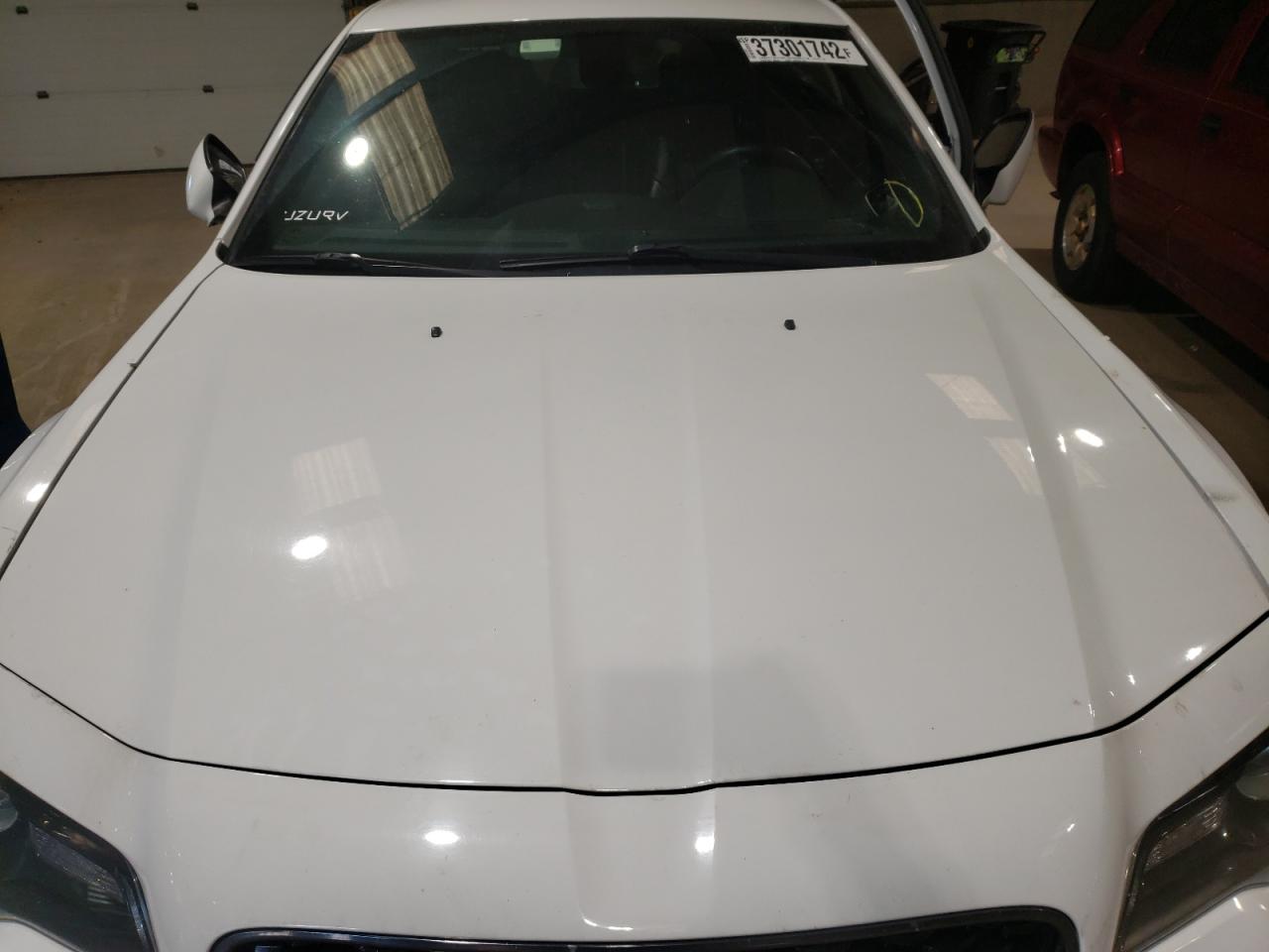 Photo 7 from auction – 2018 CHRYSLER 300 with VIN 2C3CCABG7JH243990
