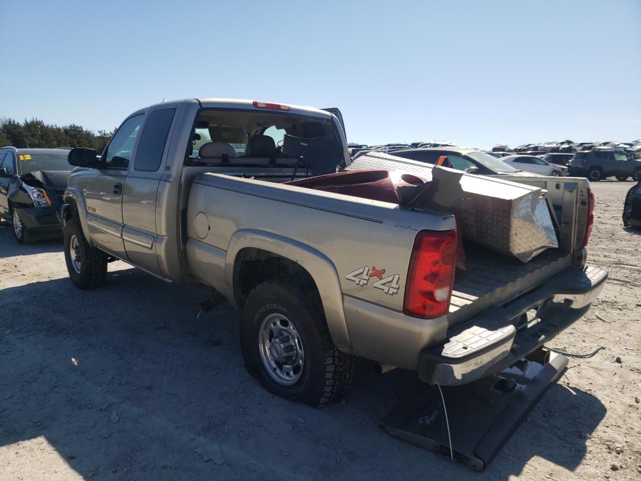 Photo 3 from auction – 2003 CHEVROLET SILVERADO with VIN 1GCHK29U03E151295