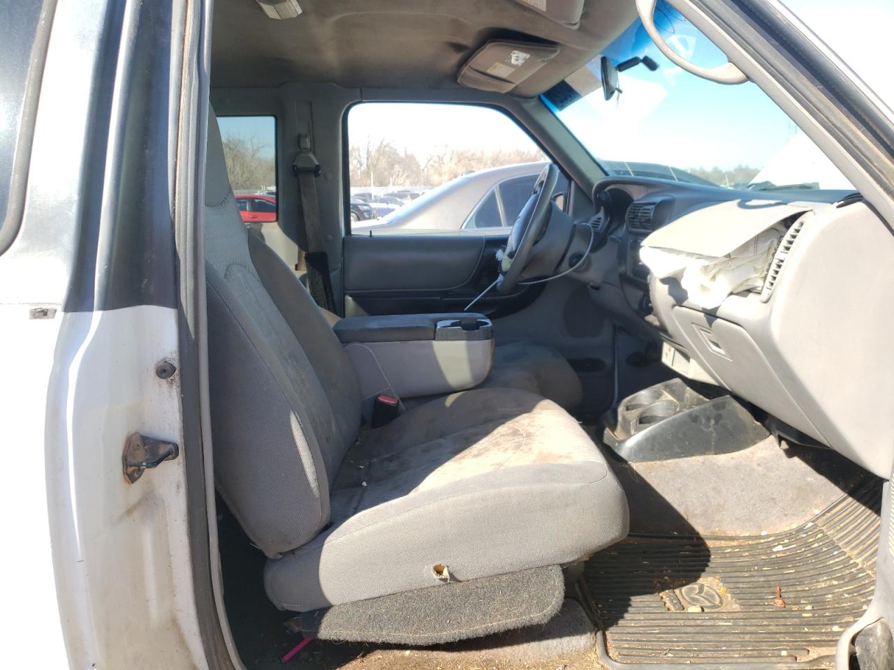 Photo 5 from auction – 2002 MAZDA B3000 CAB with VIN 4F4YR16U72TM09680
