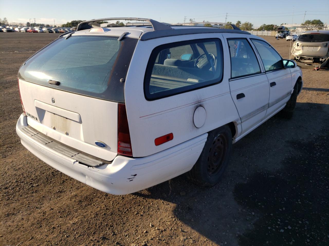 Photo 4 from auction – 1993 FORD TAURUS GL with VIN 1FACP5746PG300230
