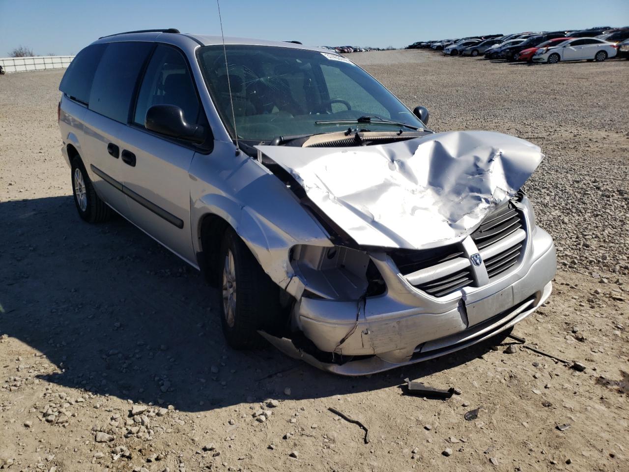 DODGE GRAND CARA 2005 with VIN 1D4GP24R15B227128 - Photo from auction