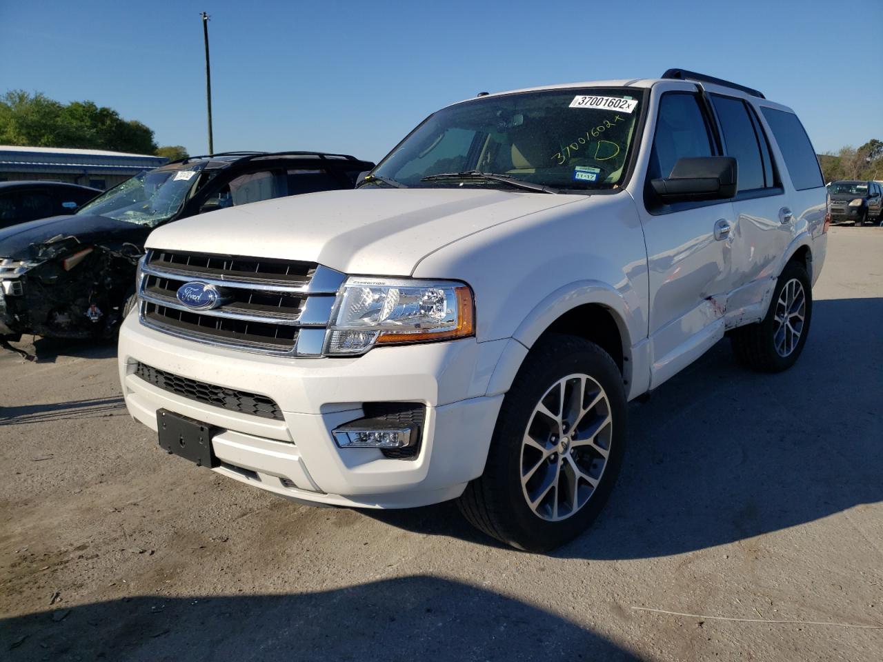 Photo 2 from auction – 2016 FORD EXPEDITION with VIN 1FMJU1HT1GEF14722