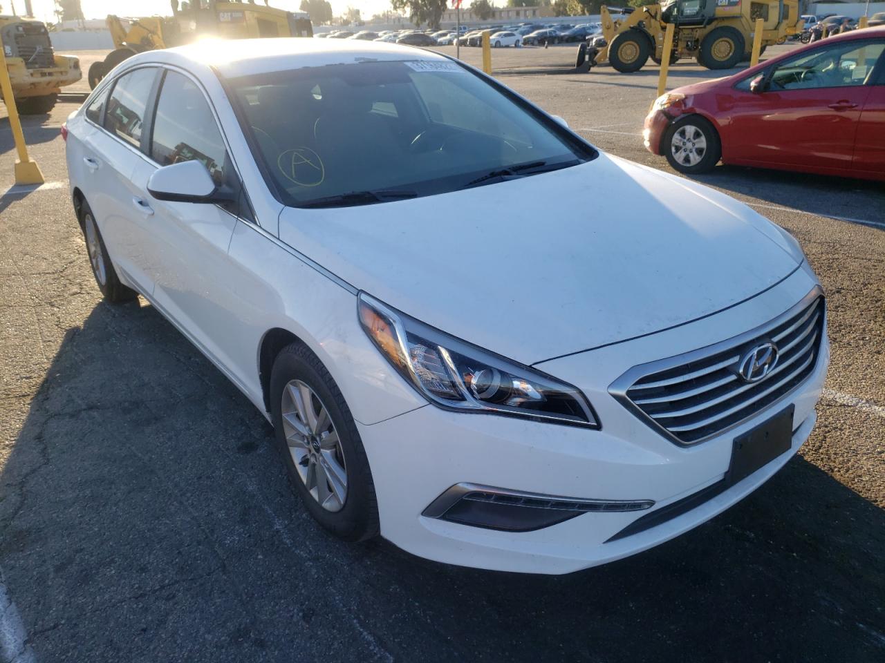 HYUNDAI SONATA SE 2015 with VIN 5NPE24AF1FH146090 - Photo from auction