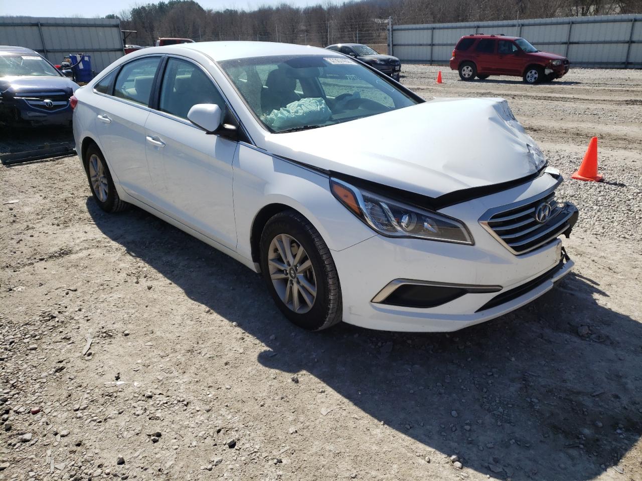 HYUNDAI SONATA SE 2016 with VIN 5NPE24AF3GH382466 - Photo from auction