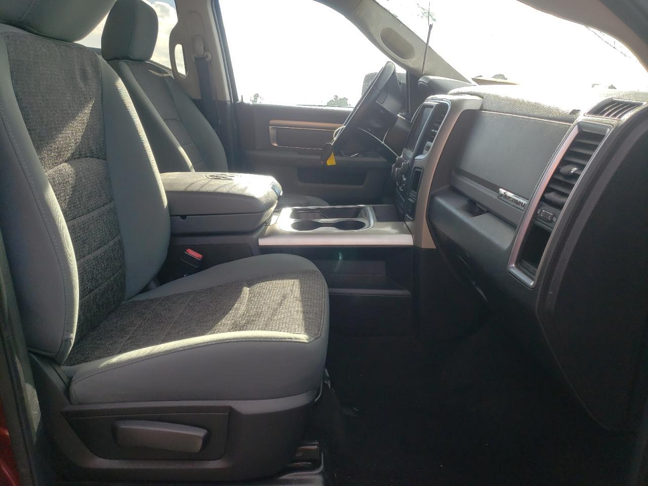 Photo 5 from auction – 2016 RAM 1500 SLT with VIN 3C6RR6LT3GG289166