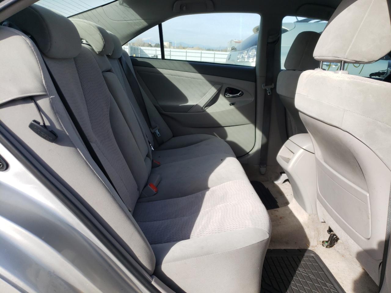 Zdjęcie 6 z aukcji – 2011 TOYOTA CAMRY BASE z VIN 4T1BF3EK1BU175903