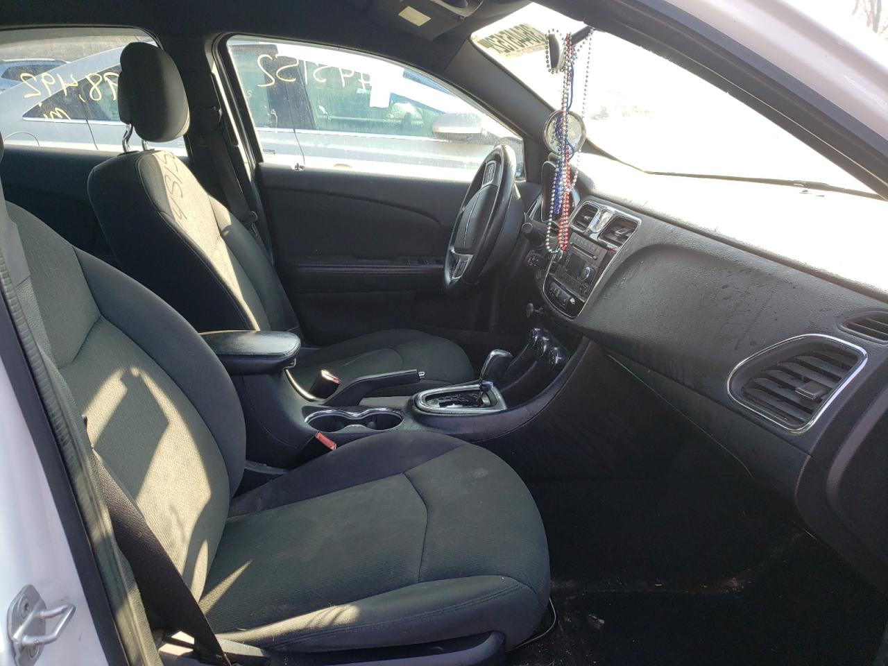 Photo 5 from auction – 2012 CHRYSLER 200 TOURIN with VIN 1C3CCBBG7CN185010