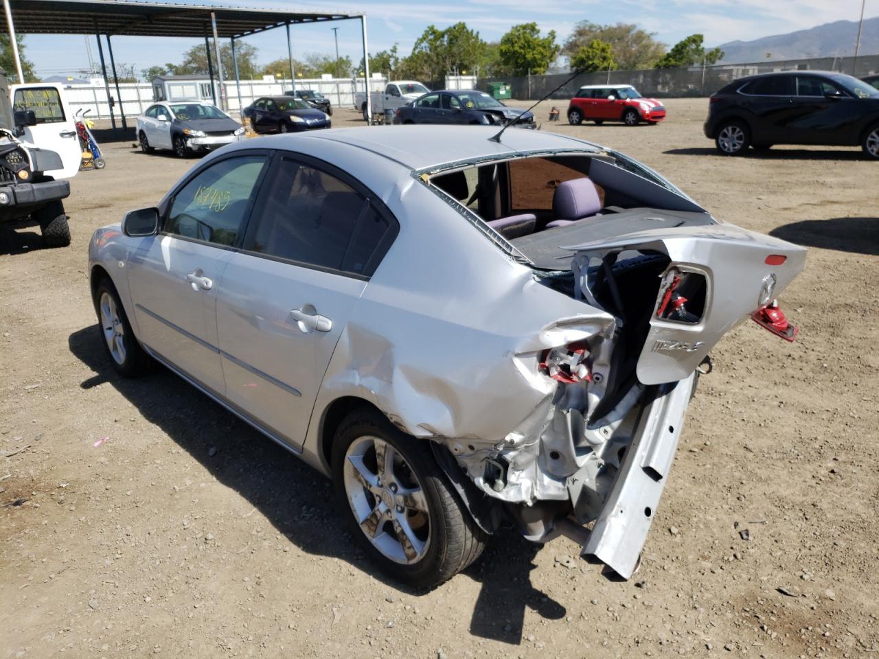Photo 3 from auction – 2005 MAZDA 3 I with VIN JM1BK12F451261126
