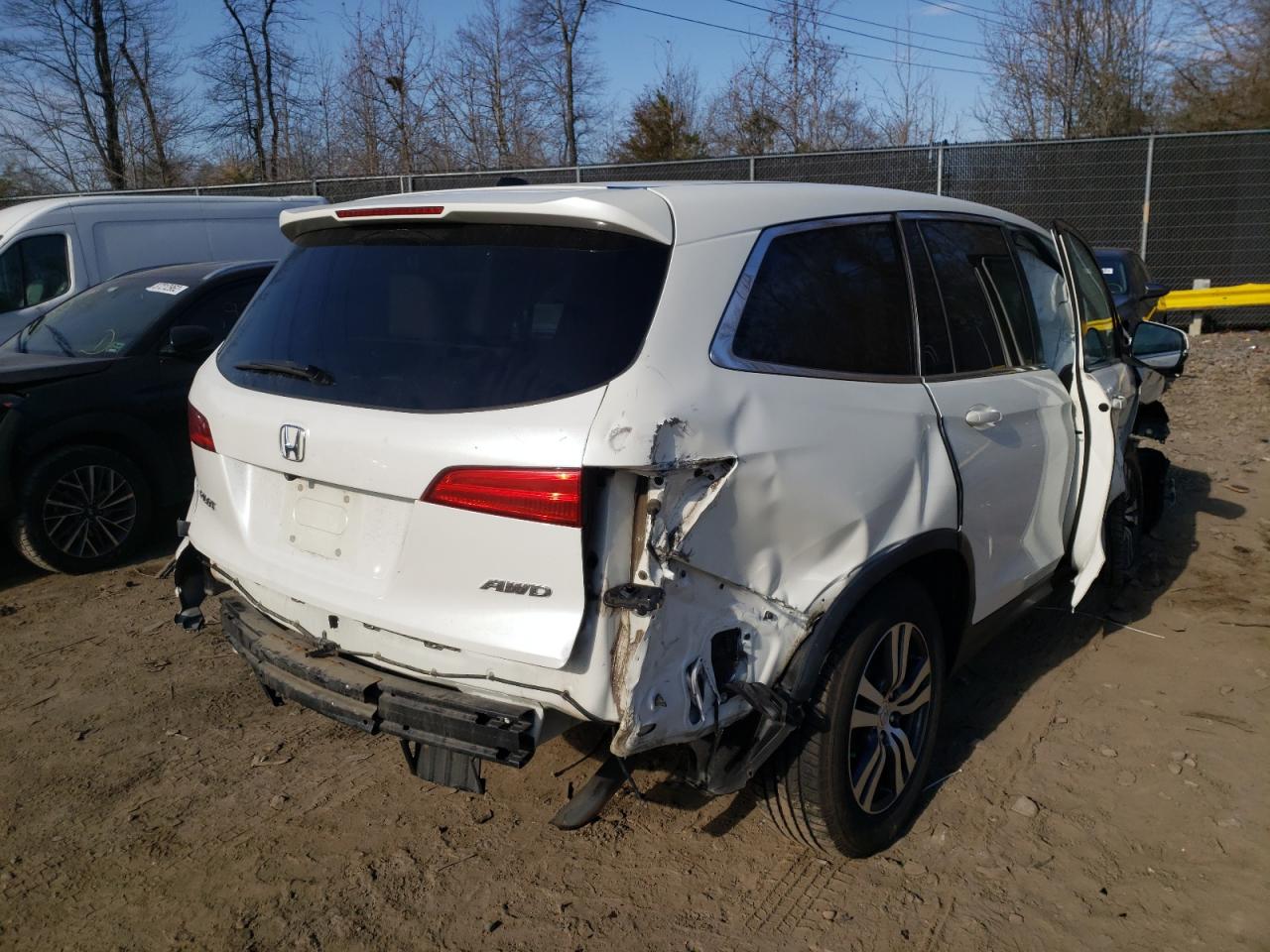 Photo 4 from auction – 2016 HONDA PILOT EXL with VIN 5FNYF6H82GB072571