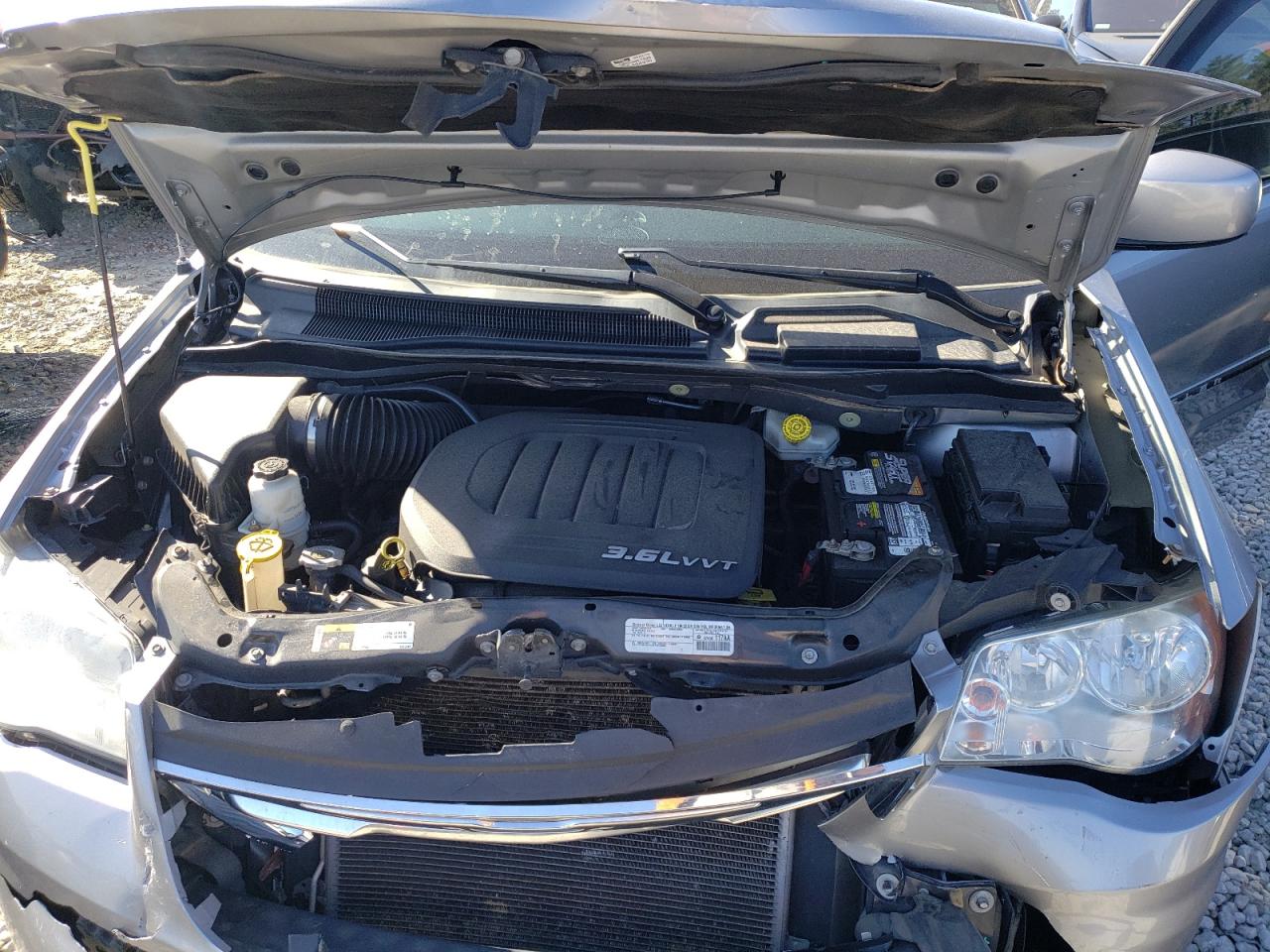 Photo 7 from auction – 2015 CHRYSLER TOWN & COU with VIN 2C4RC1BG1FR510287