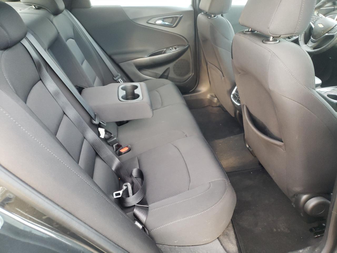 Photo 6 from auction – 2018 CHEVROLET MALIBU LT with VIN 1G1ZD5ST1JF130795