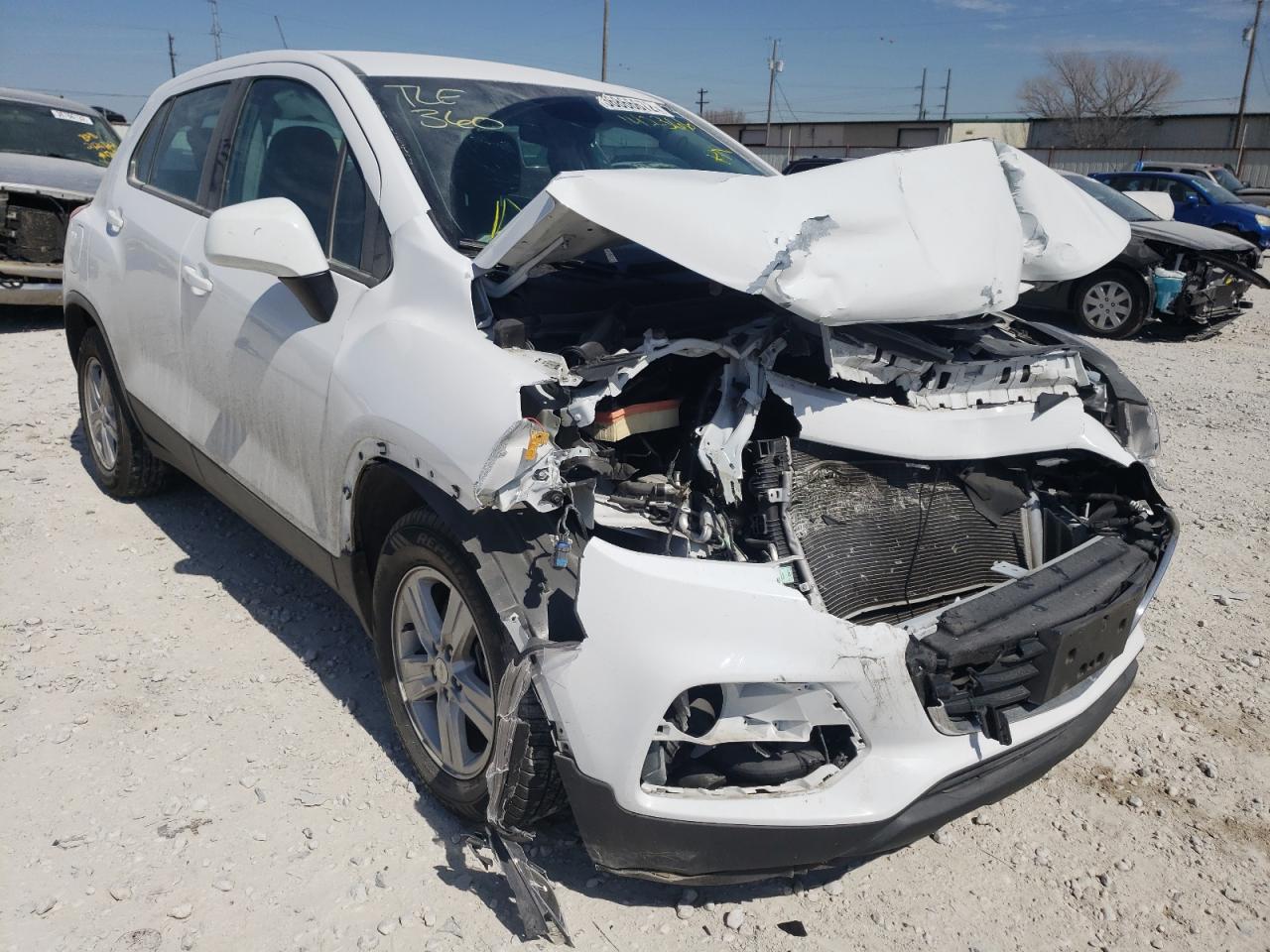 CHEVROLET TRAX LS 2020 with VIN 3GNCJKSB0LL142366 - Photo from auction