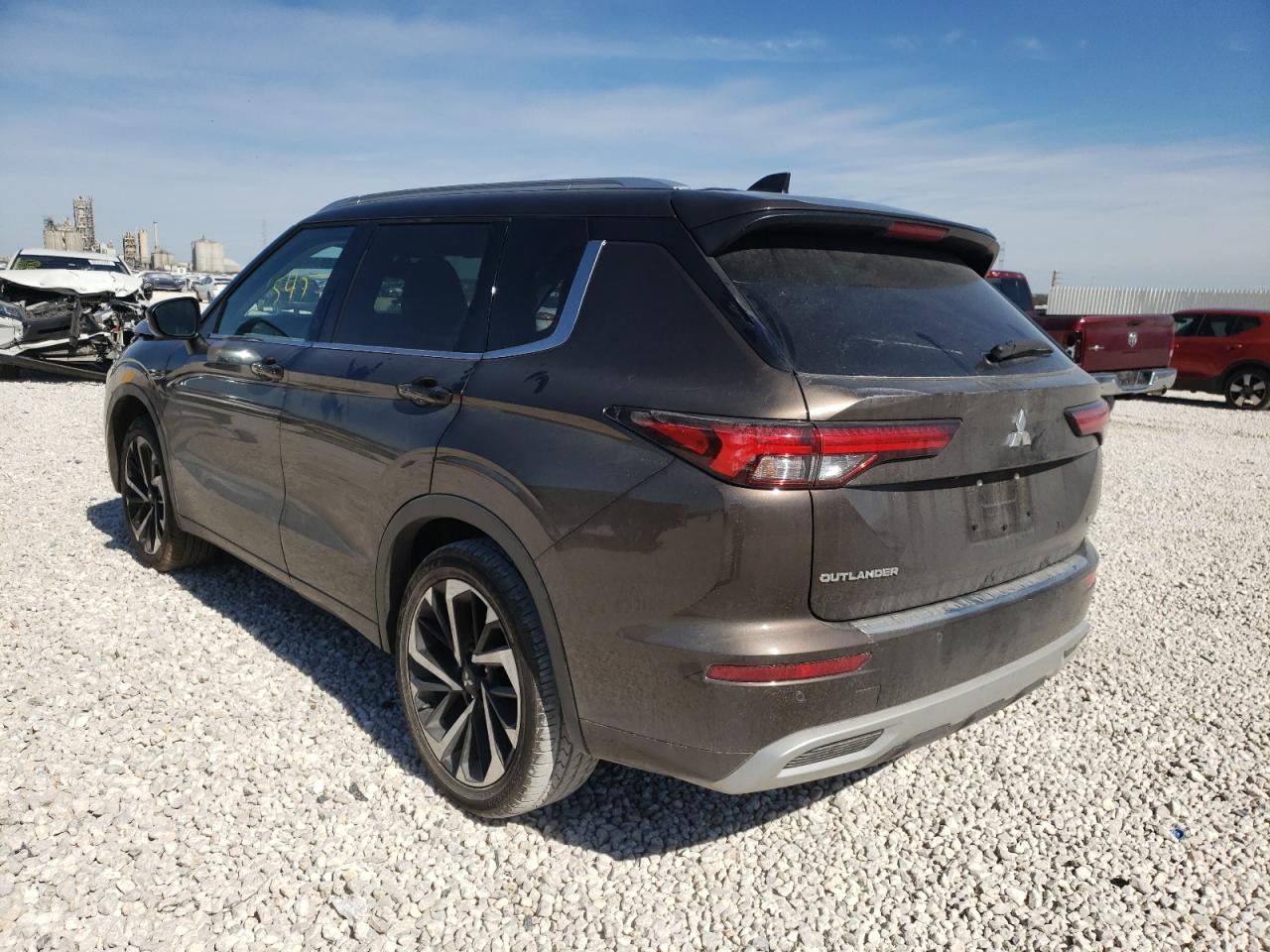 Photo 3 from auction – 2022 MITSUBISHI OUTLANDER with VIN JA4J3VA86NZ044286