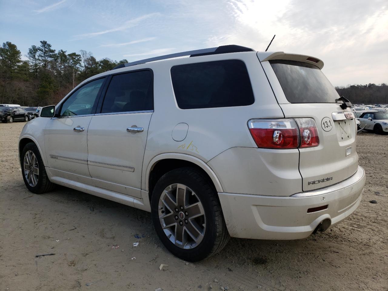 Photo 3 from auction – 2011 GMC ACADIA DEN with VIN 1GKKVTEDXBJ406845