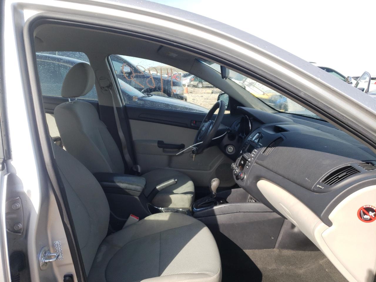 Photo 5 from auction – 2013 KIA FORTE LX with VIN KNAFT4A21D5723659
