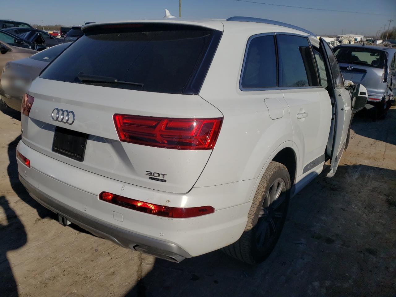 Photo 4 from auction – 2017 AUDI Q7 PREMIUM with VIN WA1LAAF74HD002367