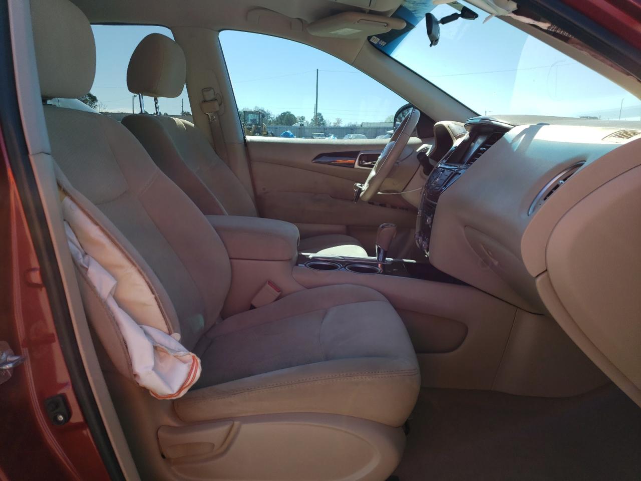 Photo 5 from auction – 2014 NISSAN PATHFINDER with VIN 5N1AR2MN6EC727754