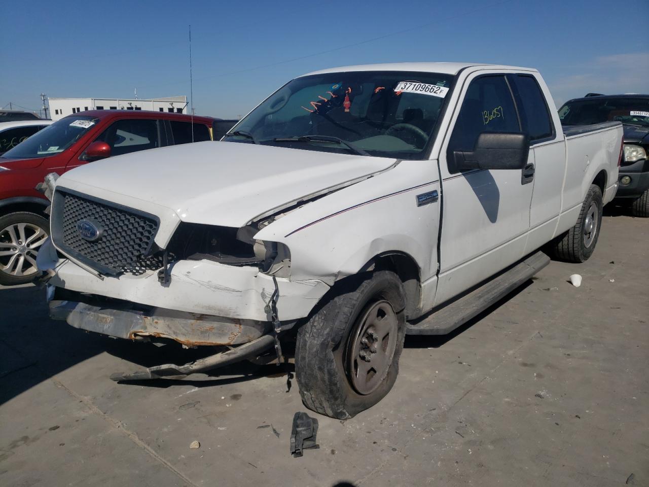 Photo 2 from auction – 2004 FORD F150 with VIN 1FTRX12W54NB76271