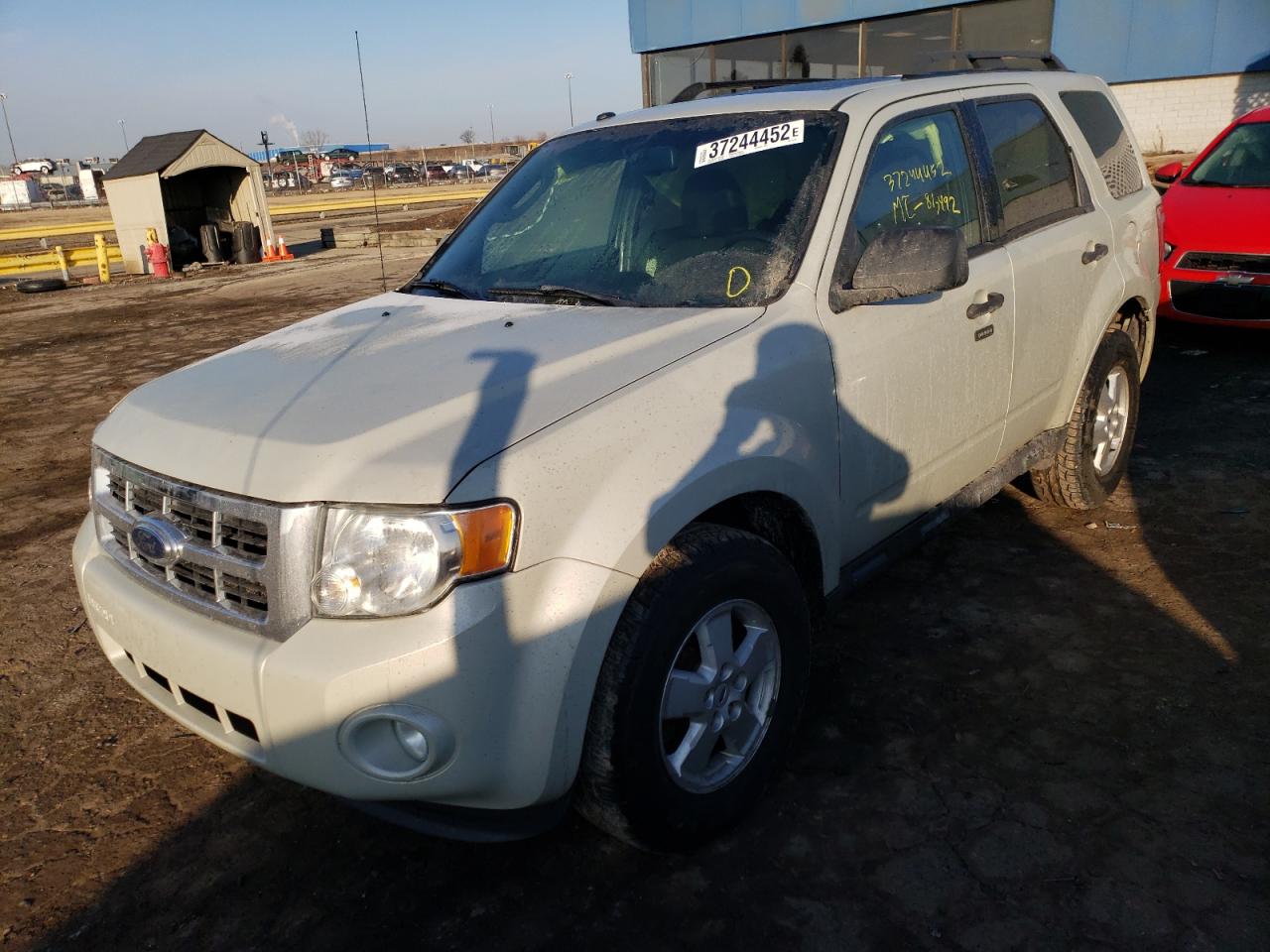 Photo 2 from auction – 2009 FORD ESCAPE XLT with VIN 1FMCU03G69KC97749