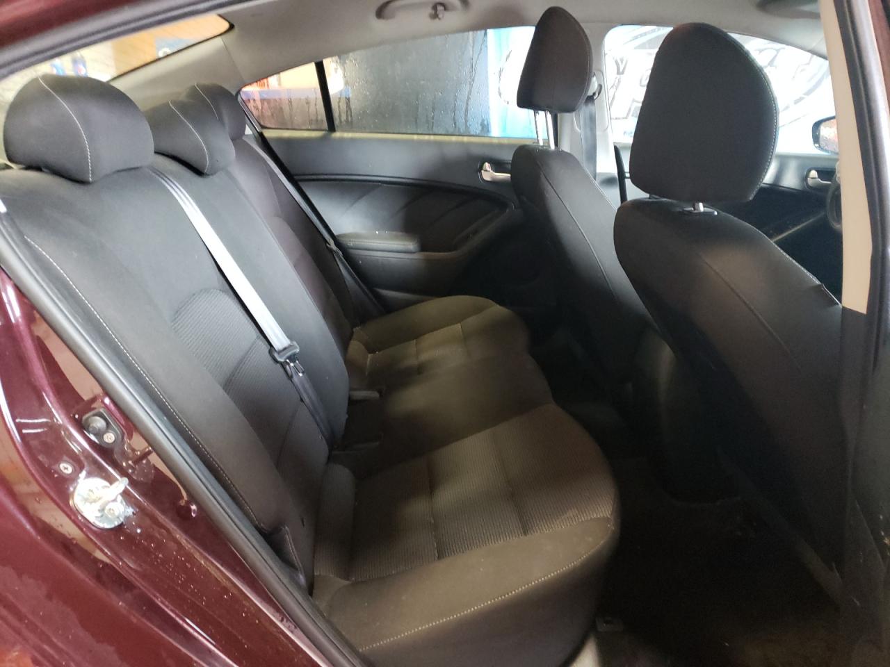 Photo 6 from auction – 2017 KIA FORTE LX with VIN 3KPFK4A74HE137582