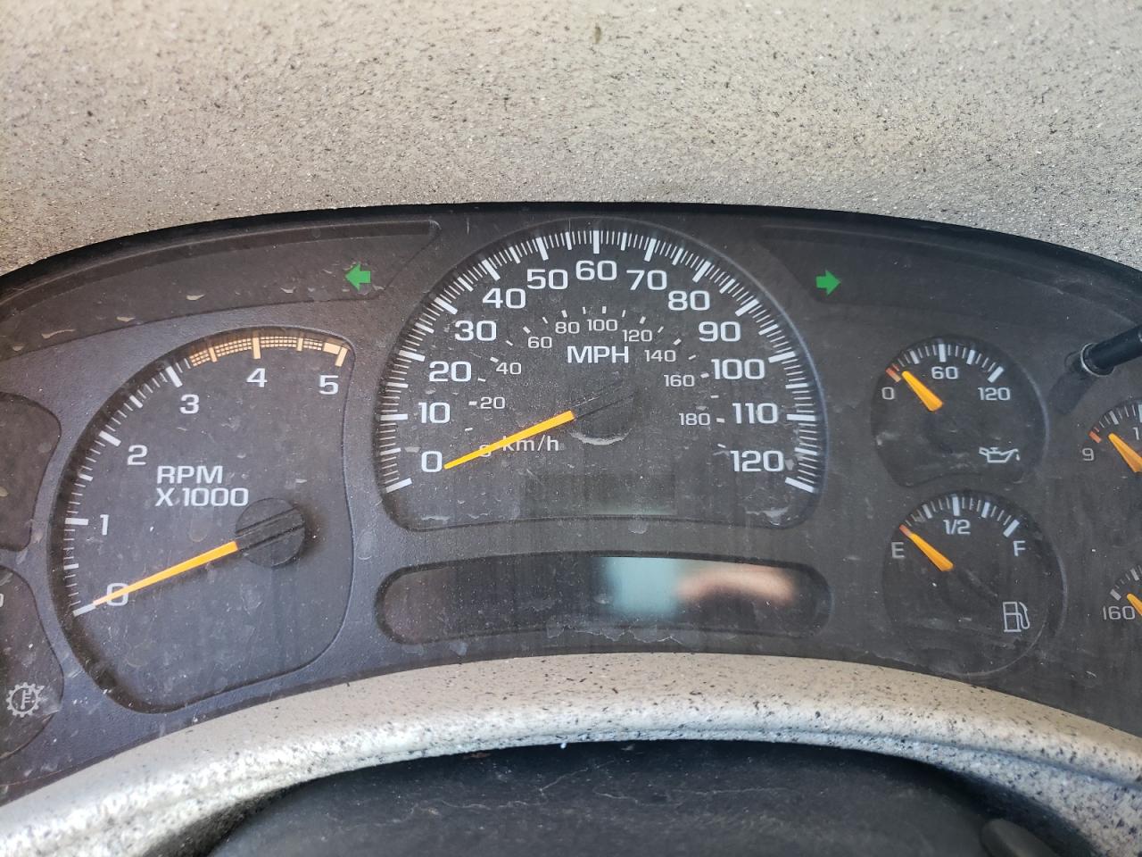 Photo 8 from auction – 2005 CHEVROLET SILVERADO with VIN 1GCHK23205F857798