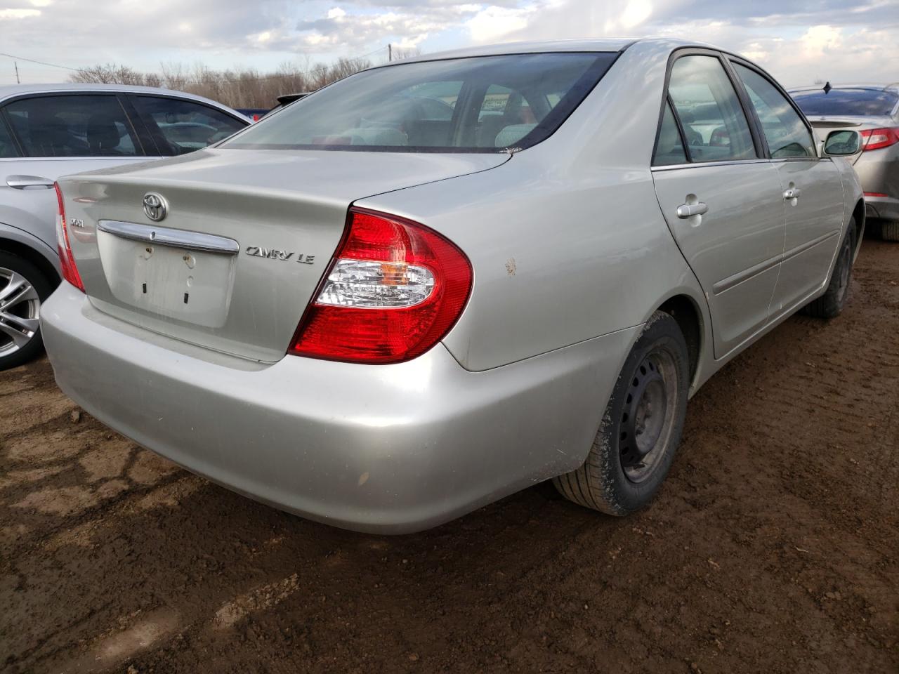 Photo 4 from auction – 2002 TOYOTA CAMRY LE with VIN JTDBE32K720111769