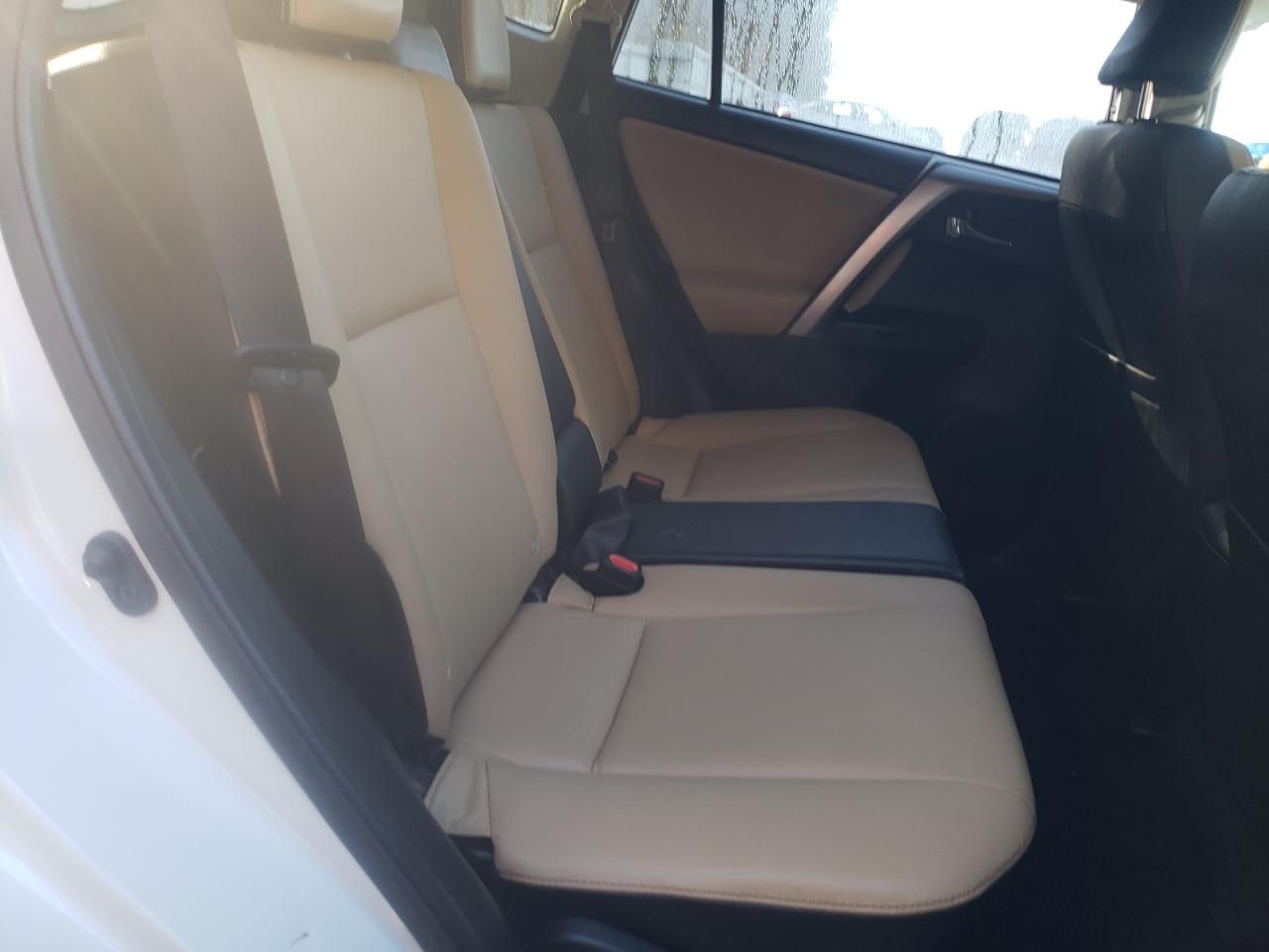 Photo 6 from auction – 2017 TOYOTA RAV4 LIMIT with VIN JTMYFREVXHD094290