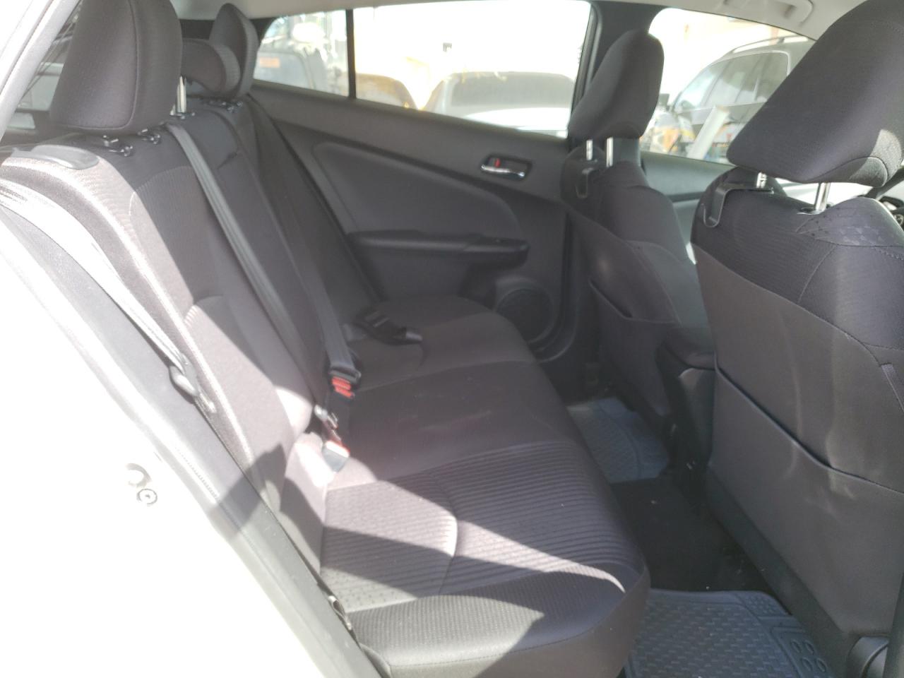 Photo 6 from auction – 2016 TOYOTA PRIUS with VIN JTDKBRFU2G3018932