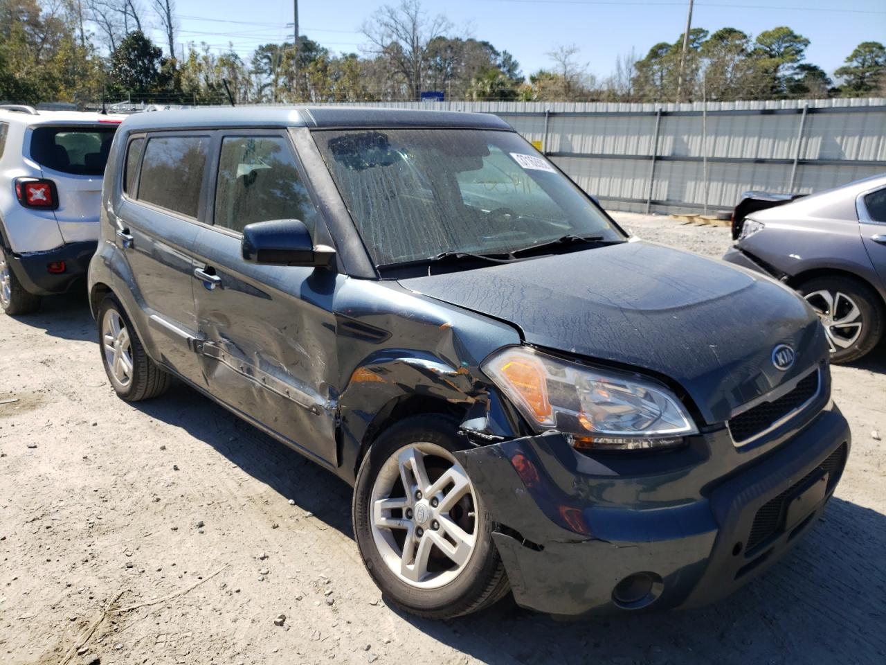 KIA SOUL + 2011 with VIN KNDJT2A20B7331453 - Photo from auction