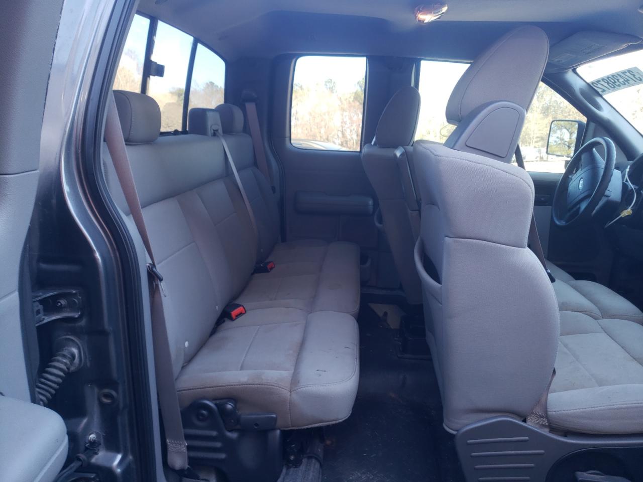 Photo 6 from auction – 2006 FORD F150 with VIN 1FTRX12W16NA29657