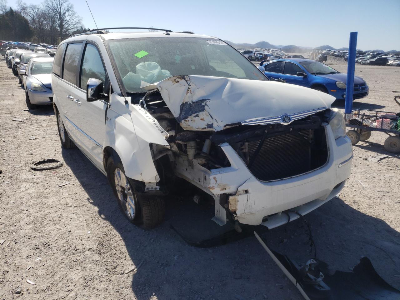 CHRYSLER TOWN & COU 2008 with VIN 2A8HR64X18R646936 - Photo from auction