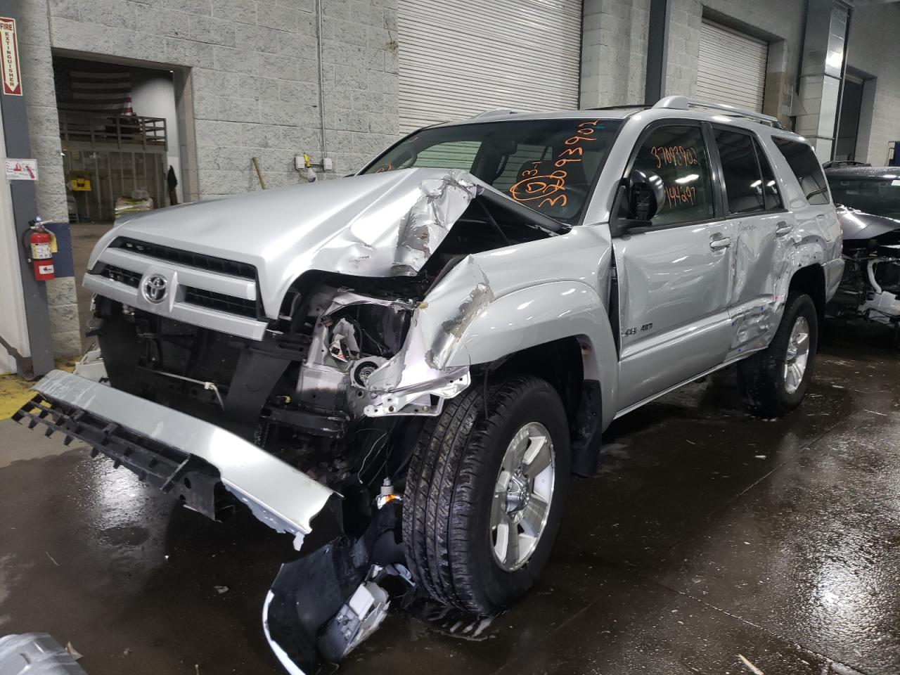 Photo 2 from auction – 2004 TOYOTA 4RUNNER SR with VIN JTEBU14R348019169