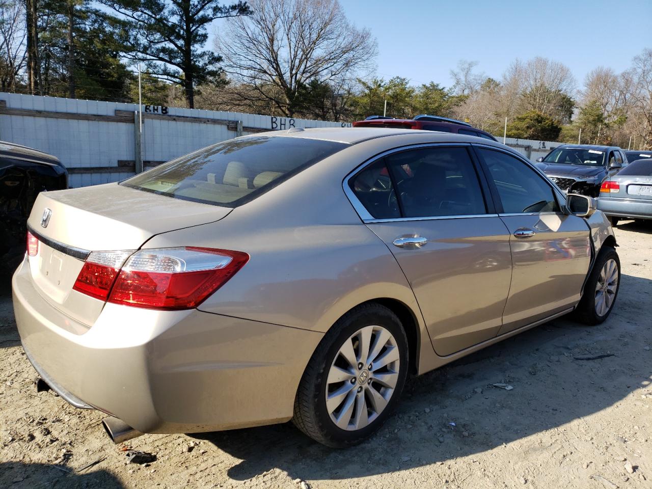 Photo 4 from auction – 2015 HONDA ACCORD EXL with VIN 1HGCR2F87FA175555