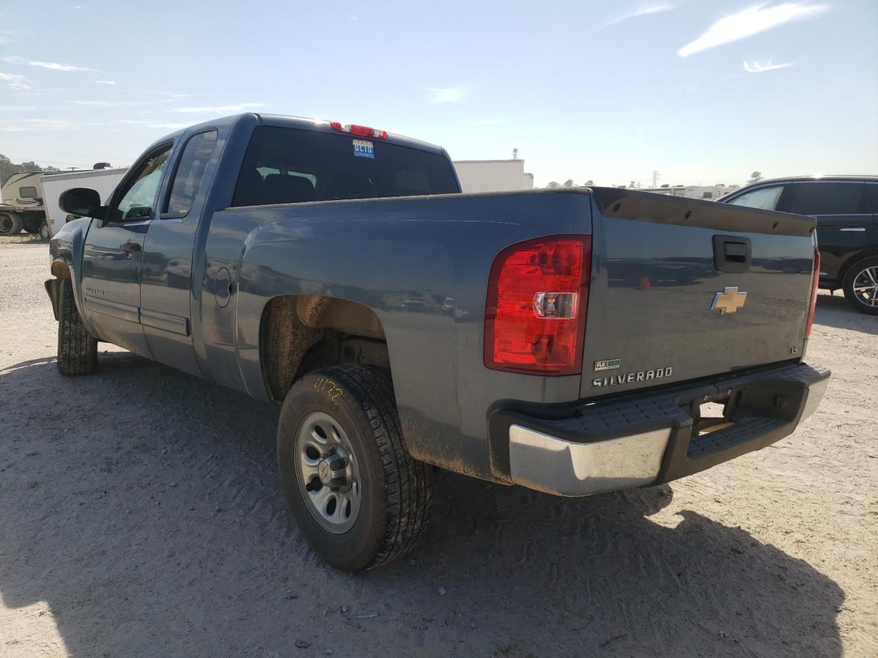 Photo 3 from auction – 2011 CHEVROLET SILVERADO with VIN 1GCRCREA8BZ439143