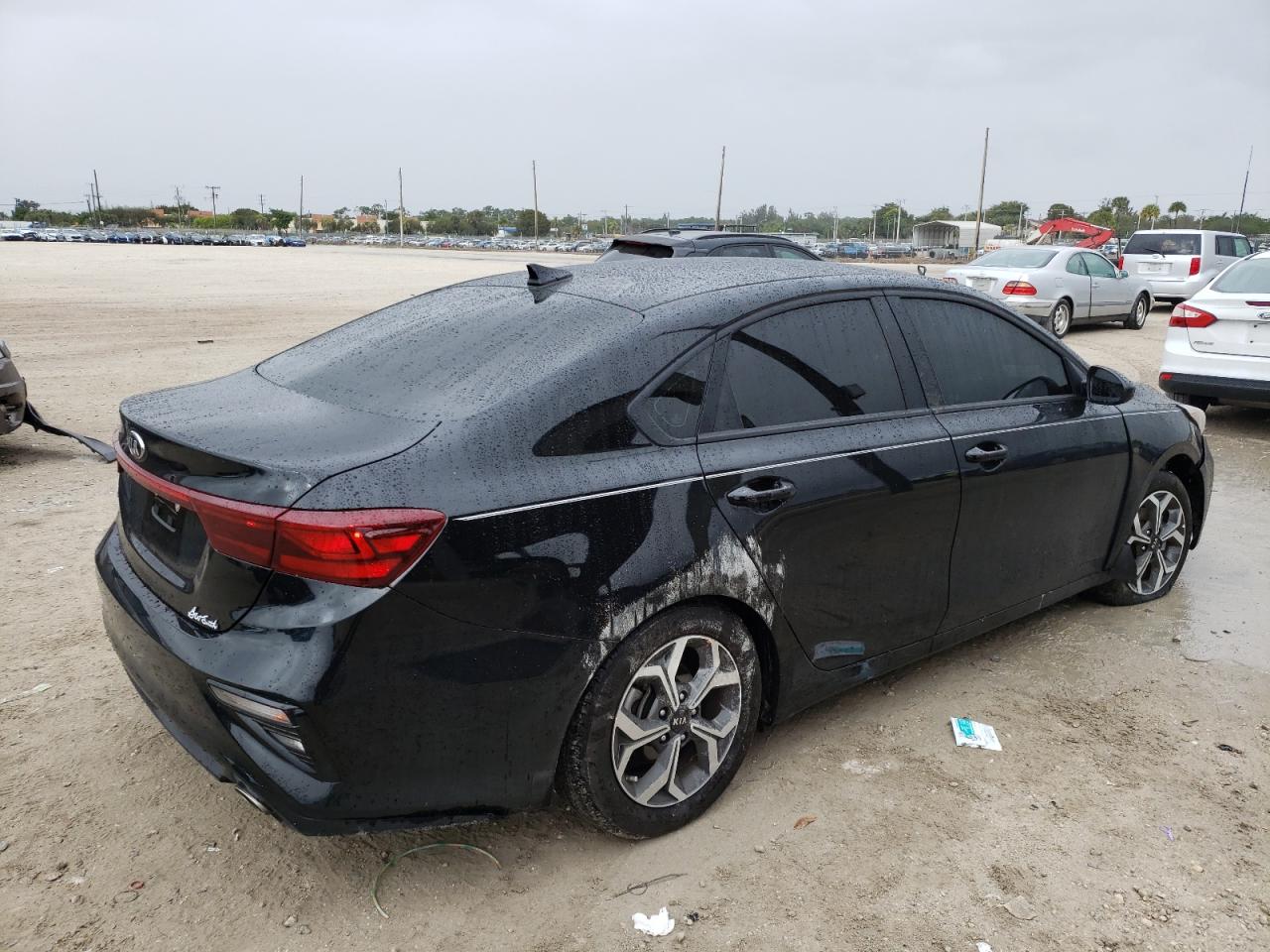 Photo 4 from auction – 2021 KIA FORTE FE with VIN 3KPF24AD0ME408251