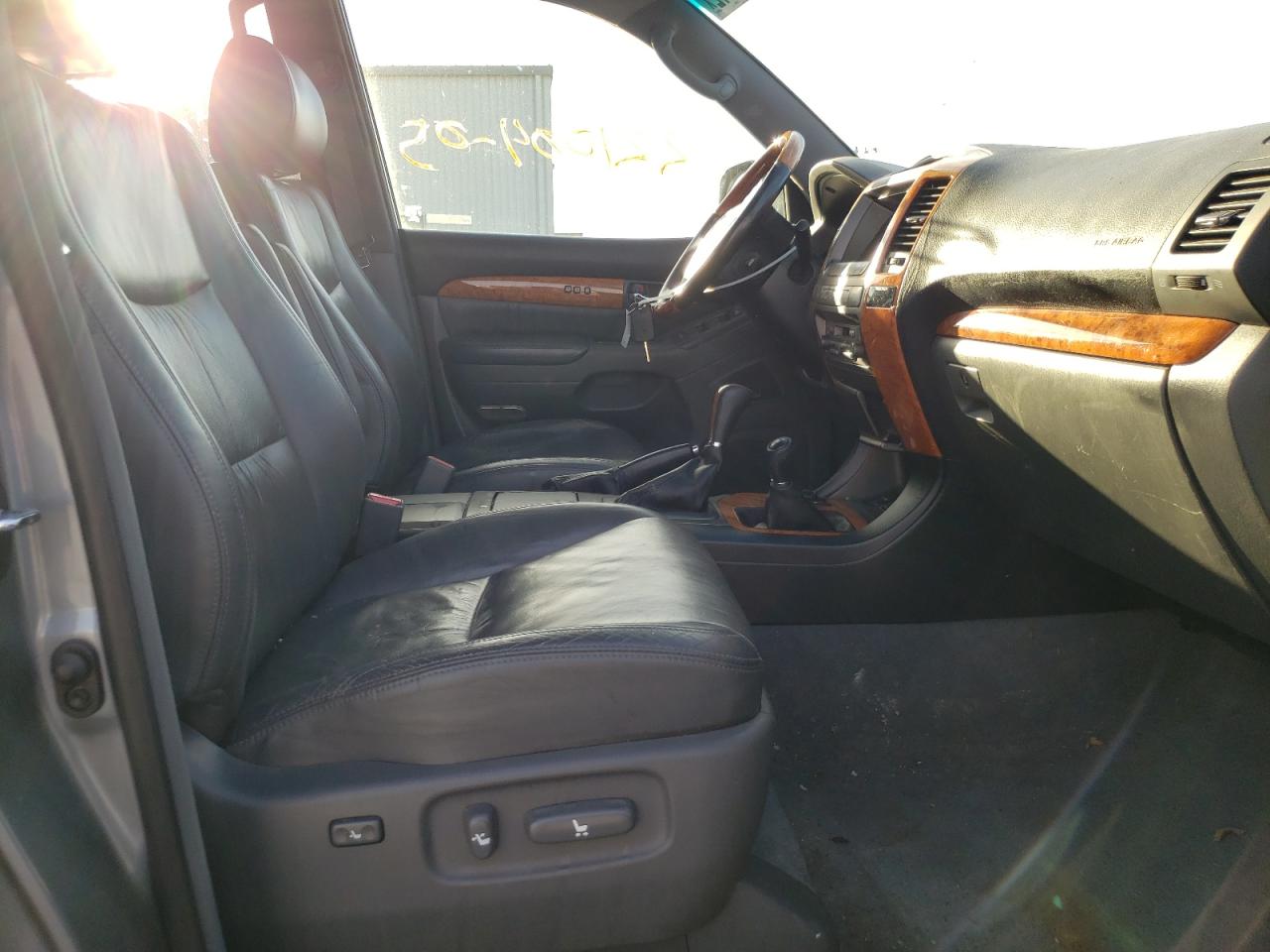 Photo 5 from auction – 2005 LEXUS GX 470 with VIN JTJBT20X250077515