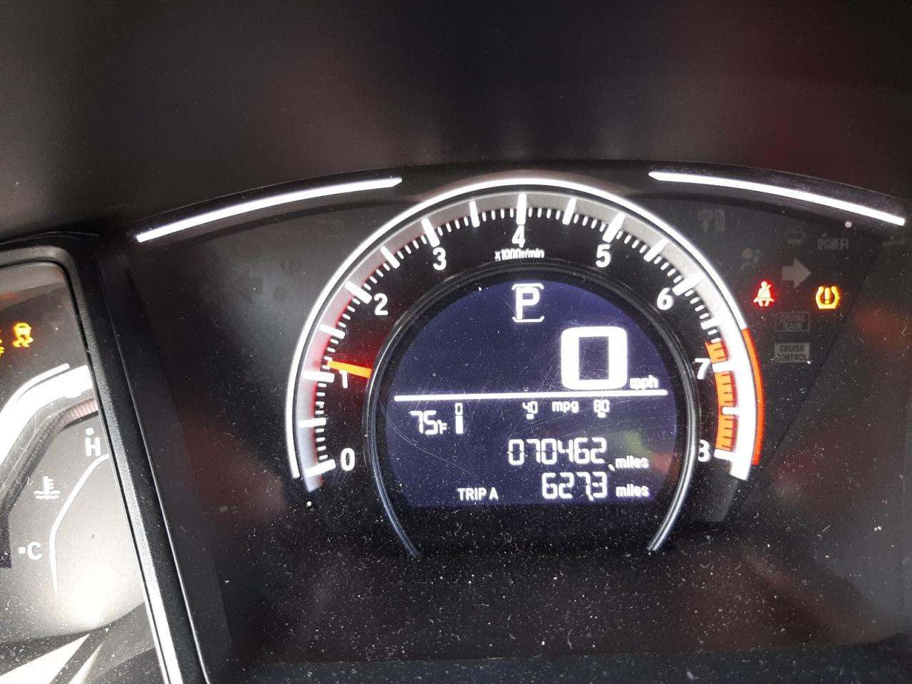 Photo 8 from auction – 2017 HONDA CIVIC LX with VIN 19XFC2F5XHE000493