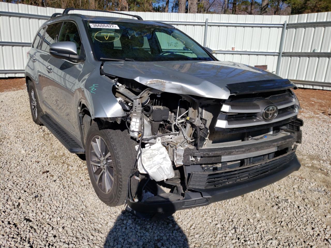 TOYOTA HIGHLANDER 2018 с VIN 5TDKZRFH3JS288241 - Фото с аукциона