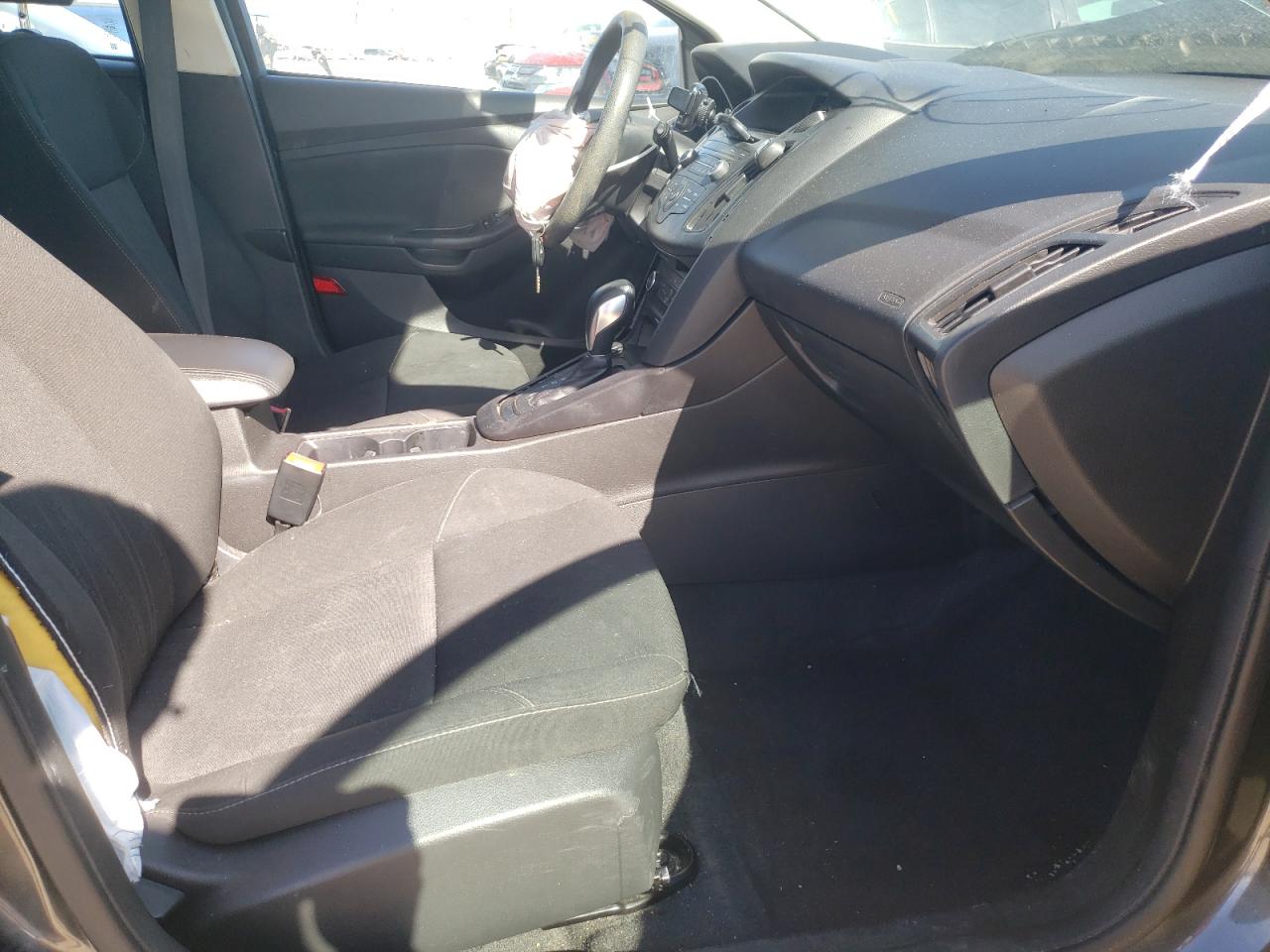 Photo 5 from auction – 2017 FORD FOCUS SE with VIN 1FADP3K26HL223897