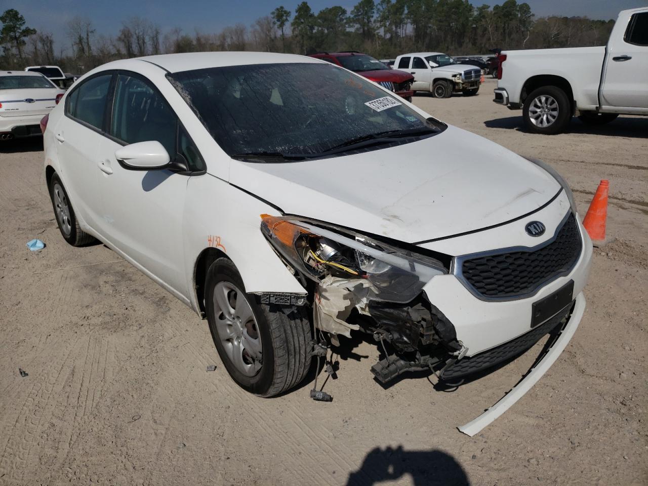 KIA FORTE LX 2016 with VIN KNAFK4A64G5608449 - Photo from auction