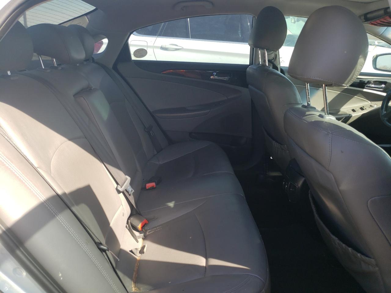 Photo 6 from auction – 2012 HYUNDAI SONATA SE with VIN 5NPEC4AC3CH313841
