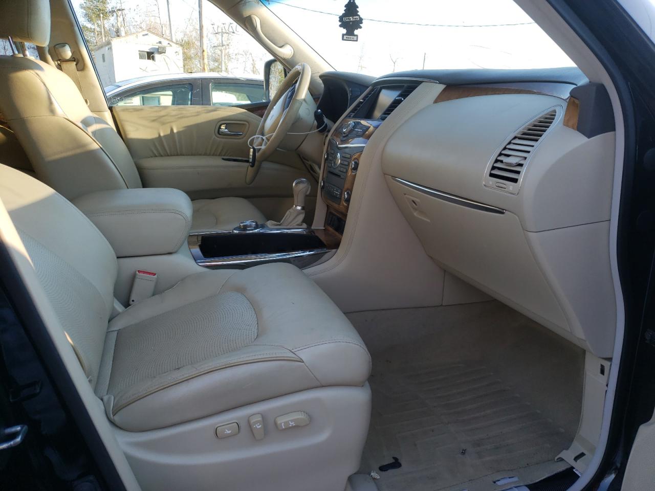 Photo 5 from auction – 2011 INFINITI QX56 with VIN JN8AZ2NE3B9006100