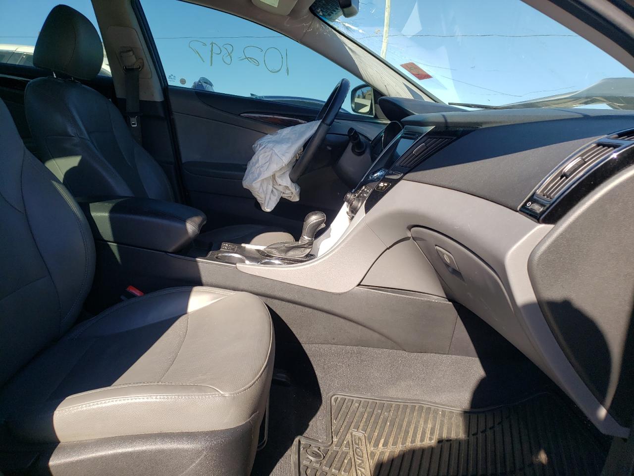 Photo 5 from auction – 2013 HYUNDAI SONATA SE with VIN 5NPEC4AC7DH577176