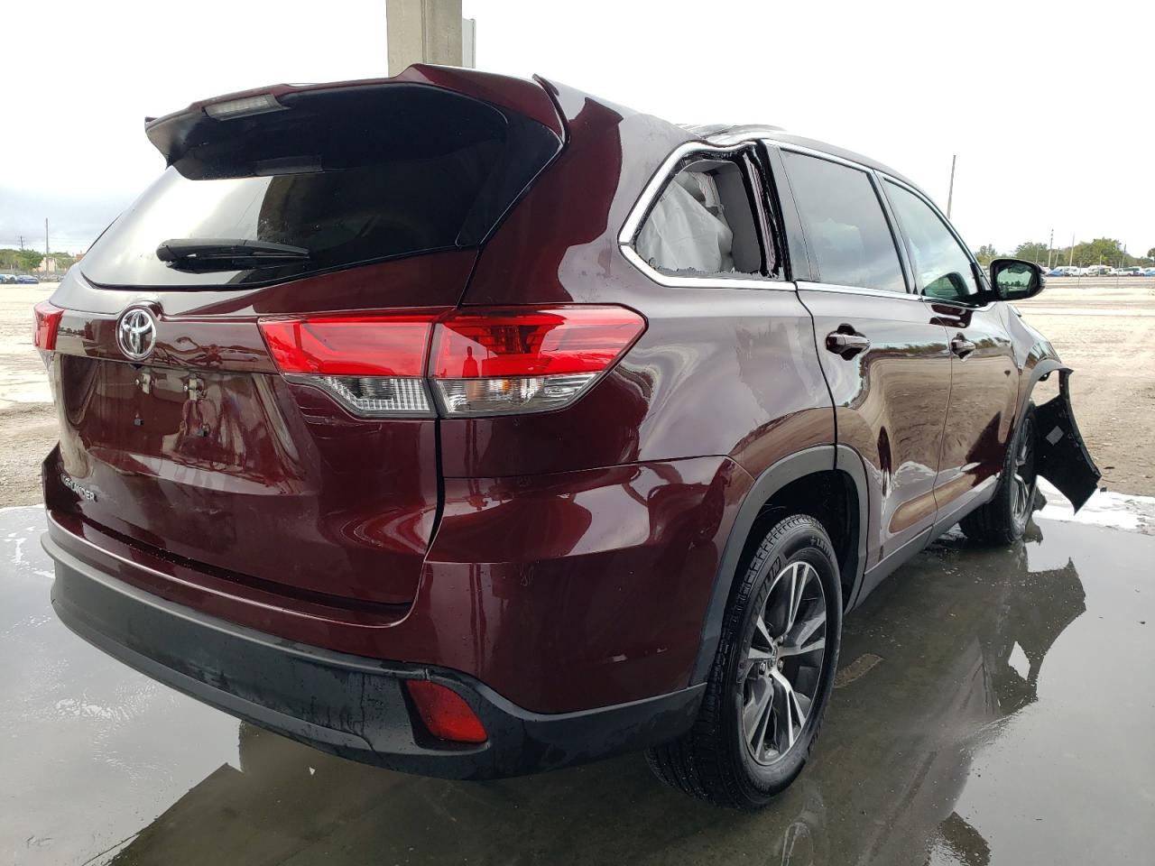 Photo 4 from auction – 2019 TOYOTA HIGHLANDER with VIN 5TDZARFH7KS058130