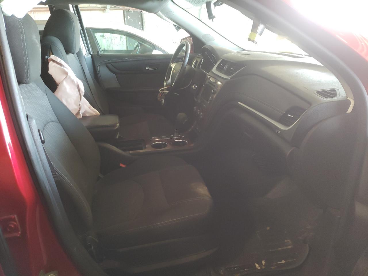 Photo 5 from auction – 2014 CHEVROLET TRAVERSE L with VIN 1GNKVGKD4EJ101165