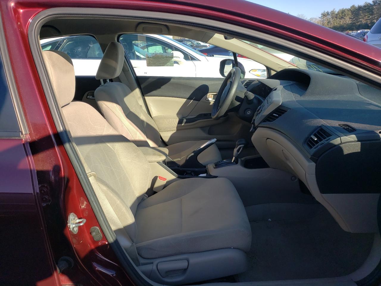 Photo 5 from auction – 2012 HONDA CIVIC LX with VIN 2HGFB2F50CH553235