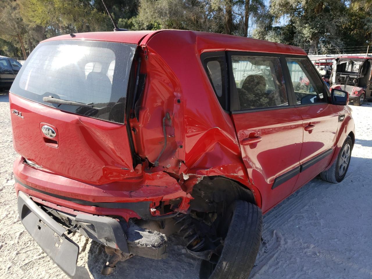 Photo 4 from auction – 2013 KIA SOUL with VIN KNDJT2A55D7493723