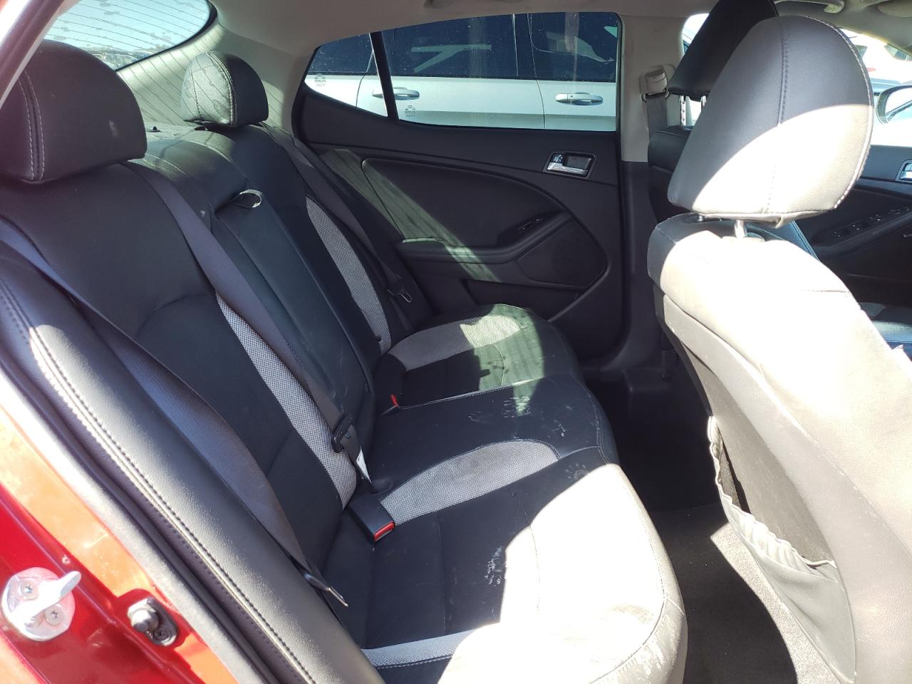 Photo 6 from auction – 2012 KIA OPTIMA SX with VIN 5XXGR4A65CG045291