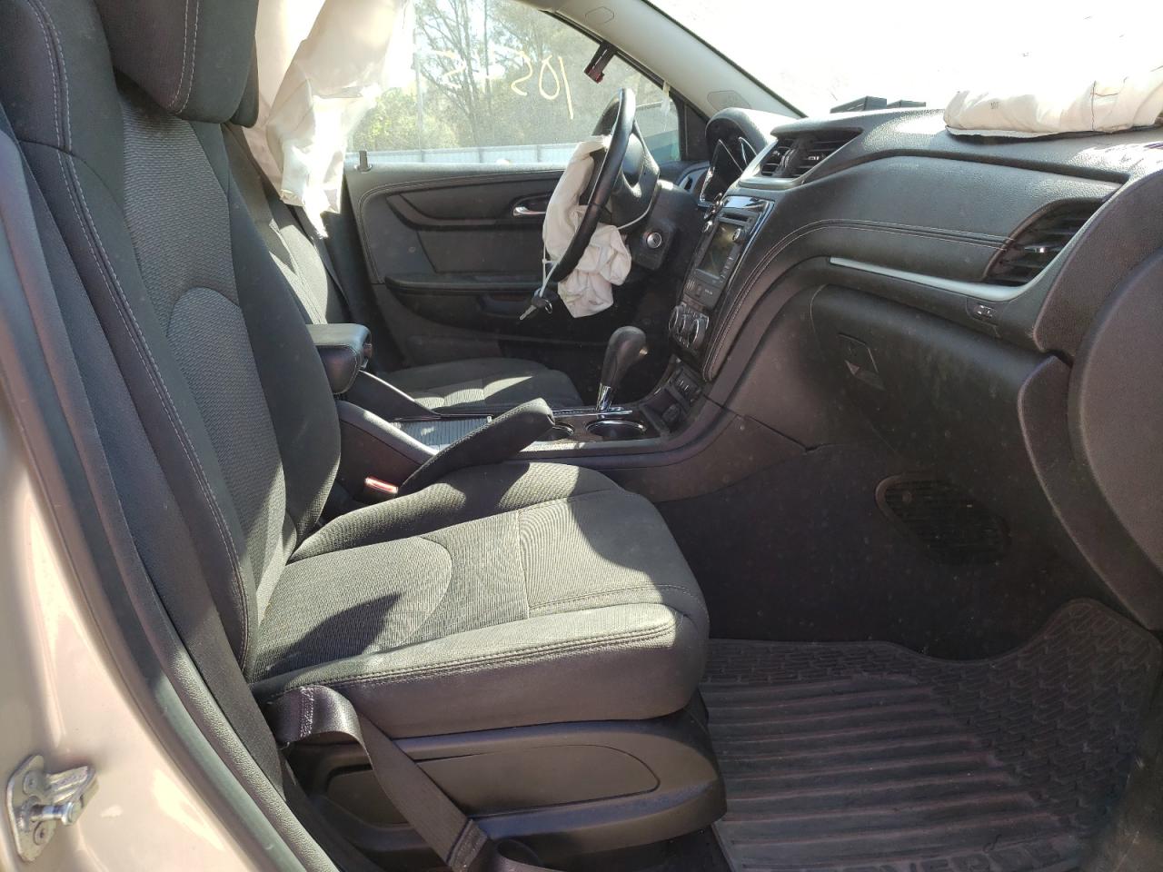 Photo 5 from auction – 2016 CHEVROLET TRAVERSE L with VIN 1GNKRHKD8GJ255097